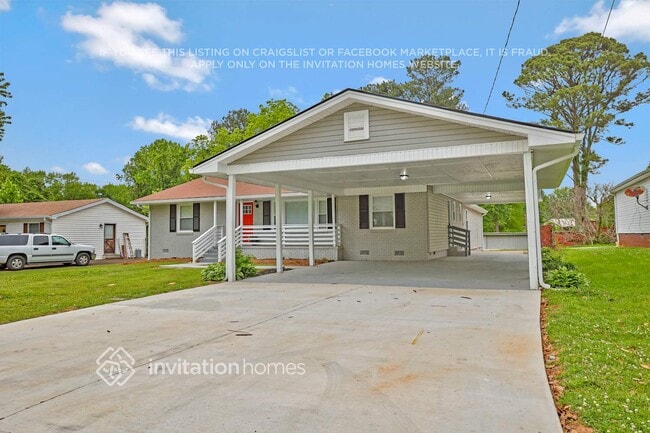Building Photo - 692 Barnes Dr
