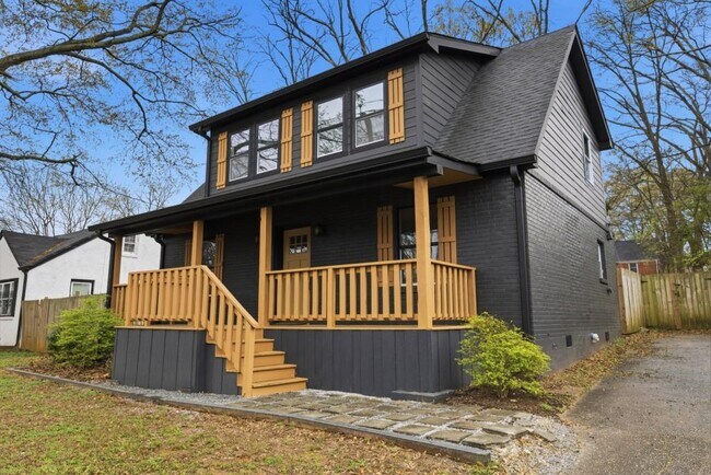 Foto del edificio - 2455 Lynn Iris Dr