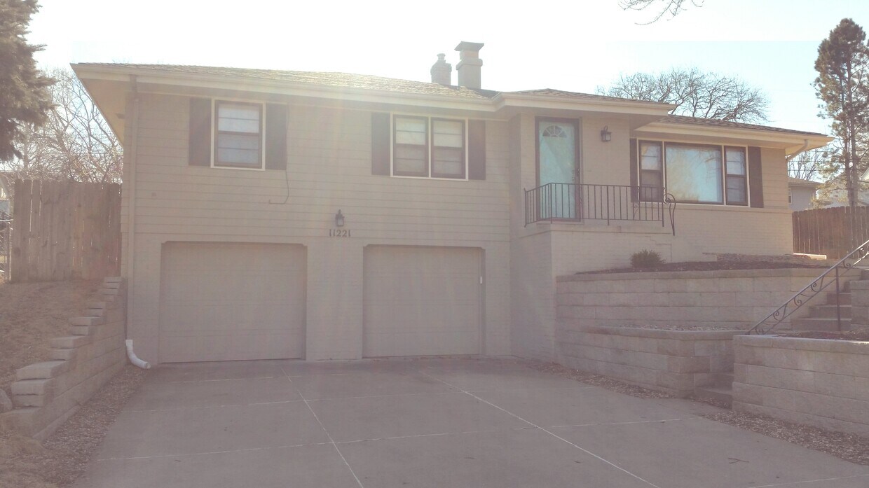 Foto principal - 11221 Jackson St