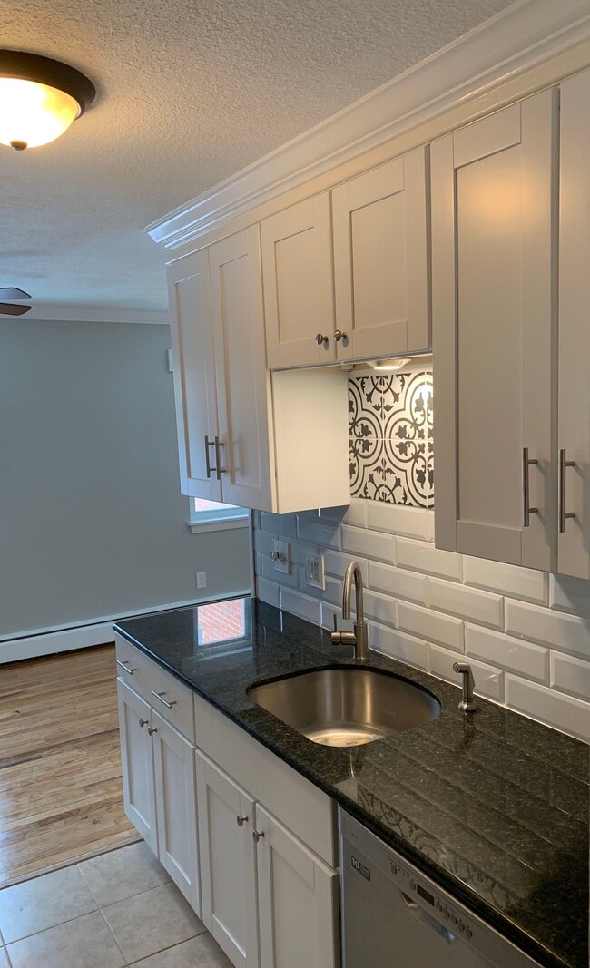 166 Regency Park Dr Unit 166, Agawam, MA 01001 Condo for Rent in