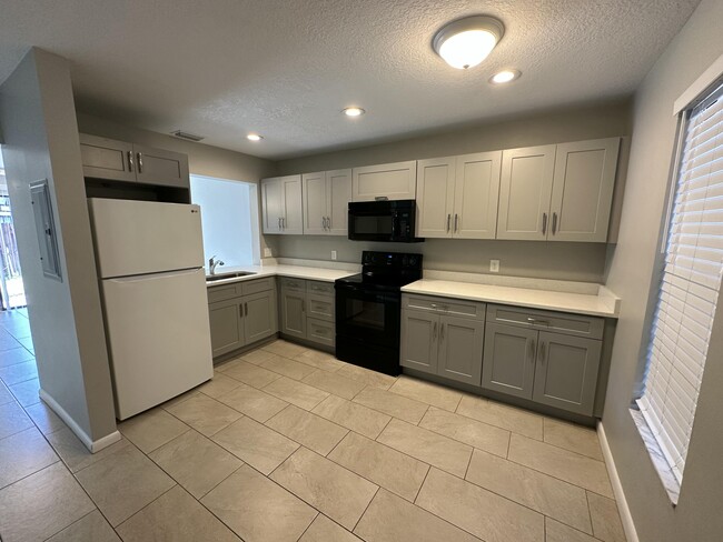 Building Photo - 5145 Breckenridge Pl