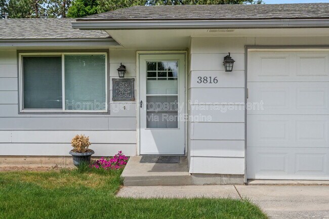 Building Photo - 3816 S Bowdish Rd