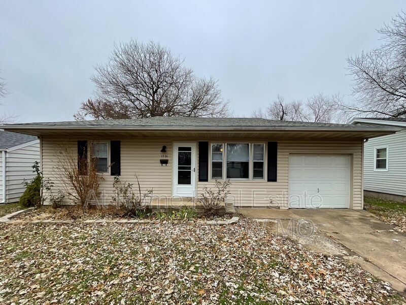 1521 E Mcgee St, Springfield, MO 65804 House Rental in Springfield, MO