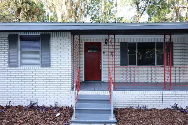 Foto del edificio - 617 Crill Ave