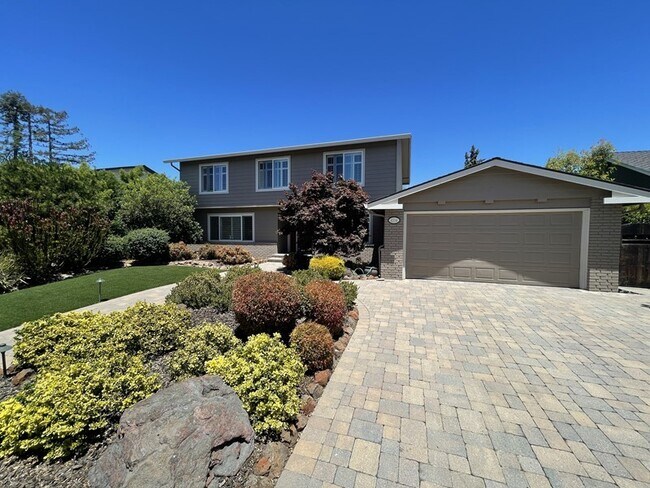 Building Photo - Large Almaden Home