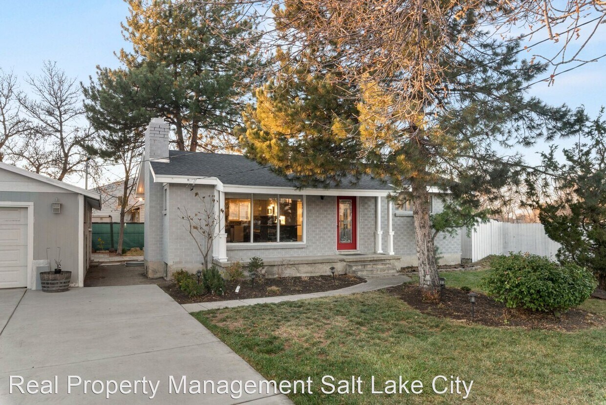 Primary Photo - 5 br, 2 bath House - 6824 S 700 E