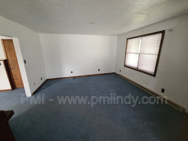 Building Photo - 556 N 12th St