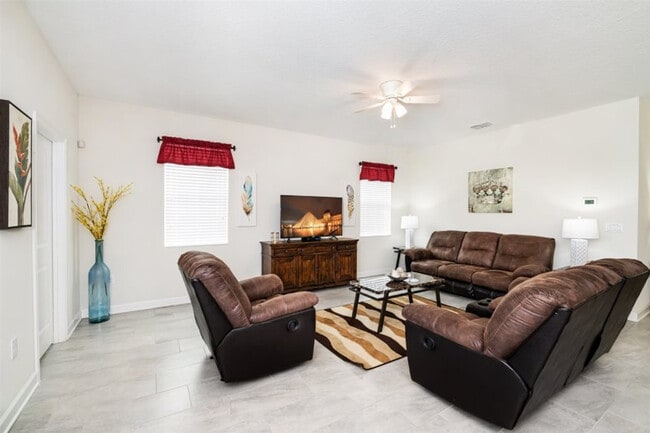 Building Photo - 1698 Moon Valley Dr
