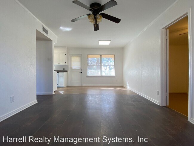 Building Photo - 3 br, 1 bath House - 516 Willow Way
