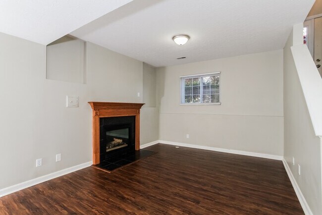 Building Photo - Beautiful Bi-Level Home in Boone