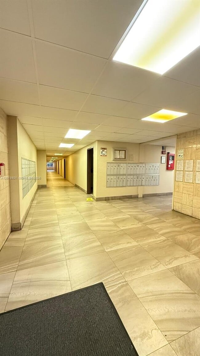 Building Photo - 6940 Miami Gardens Dr