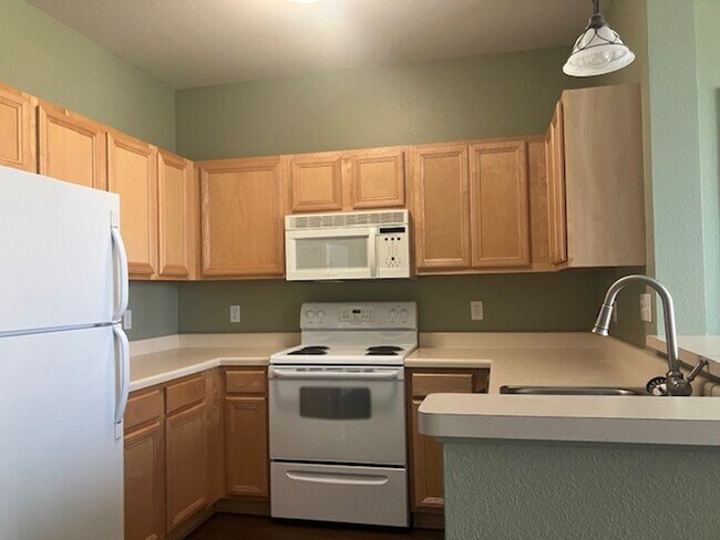 Building Photo - 4120 S Lake Dr
