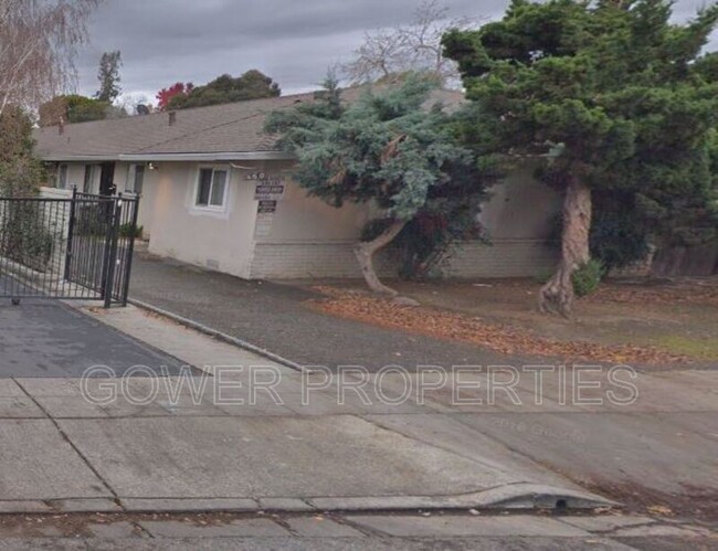 Building Photo - 460 S Buena Vista Ave