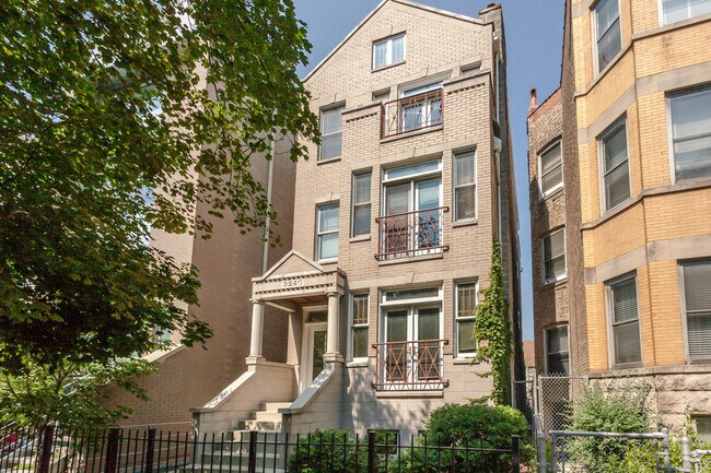 Building Photo - 3240 N Racine Ave