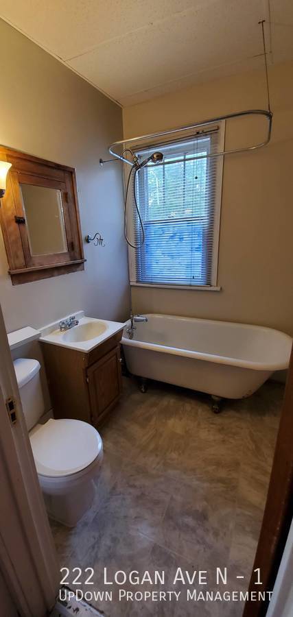 Foto del edificio - 222 N Logan Ave