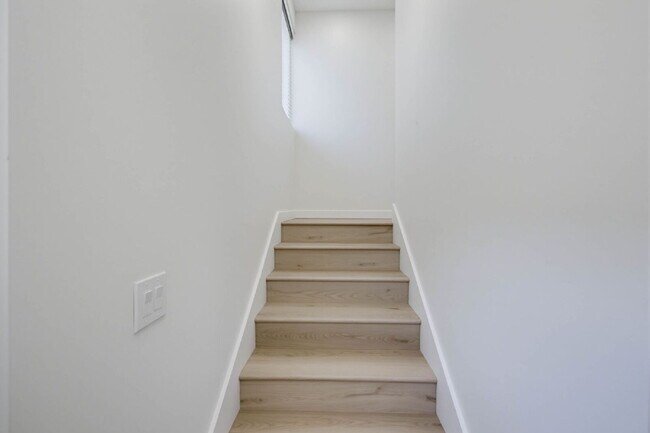 Foto del edificio - Breathtaking Bay Views & Large Private Deck - Walking Distance To Mission Bay
