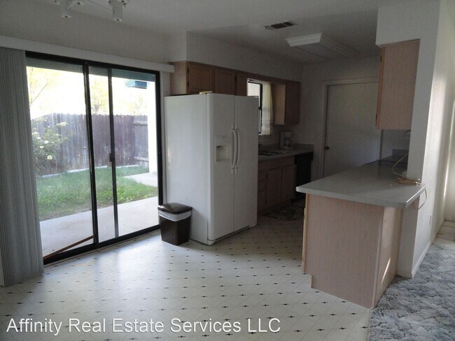 Building Photo - 3 br, 2 bath House - 707 N 11th