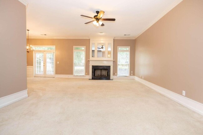 Foto del edificio - 3302 Hidden Trail Rd SE