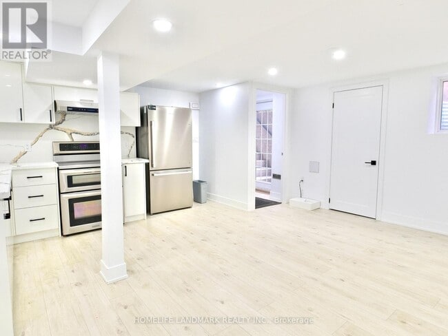 Building Photo - 19 Rice Dr