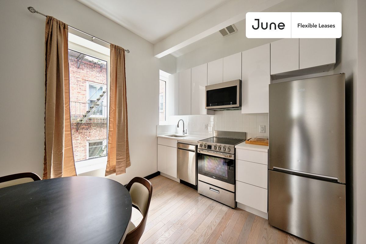 Primary Photo - 624 E 17th St