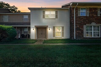 Building Photo - 1301 Neelys Bend Rd