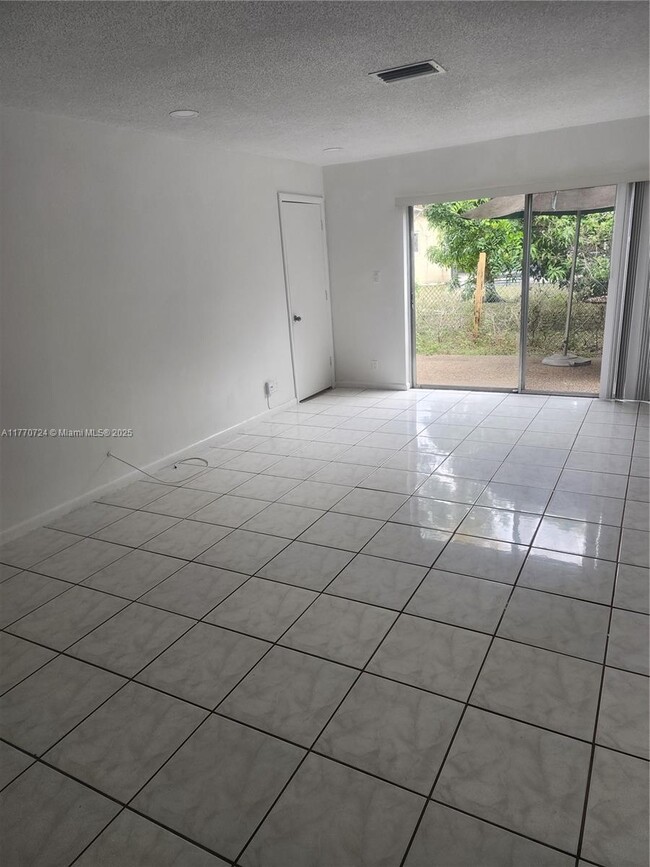 Building Photo - 11081 NW 39th St
