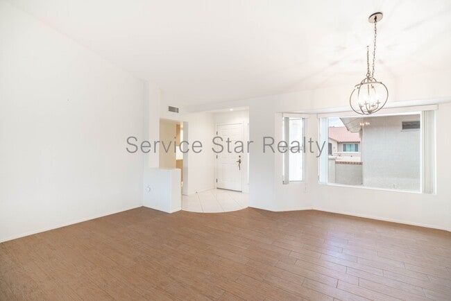 Building Photo - 20206 N Meadowood Dr