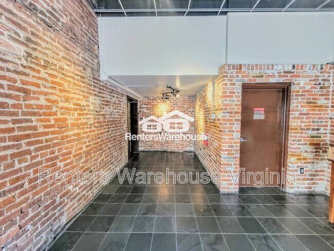 Building Photo - 500 Granby St