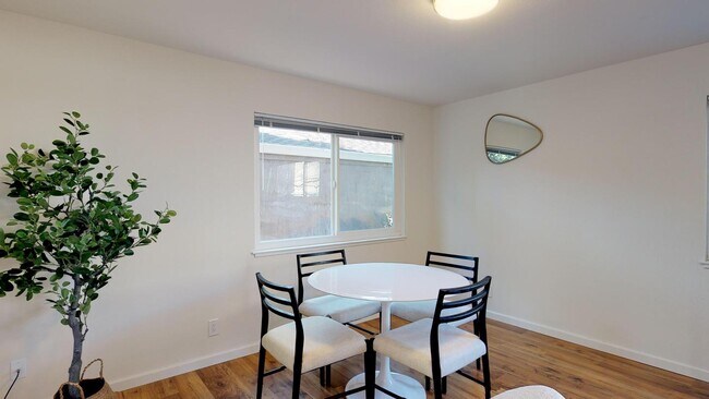 Building Photo - Room in 6 Bedroom Home at 2404 Gabriel Avenue