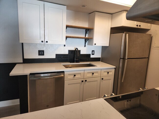 Kitchen, stainless steel appliances - 14161 E Jewell Ave