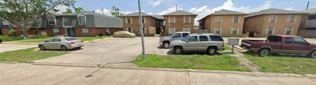 Building Photo - 232 Monarch Dr