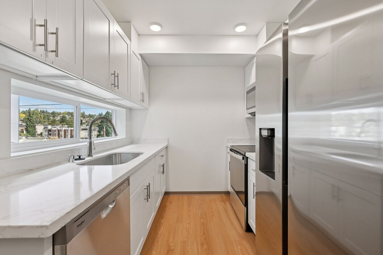 Foto principal - Brand-new 6B3B Townhouse near UW starts fr...