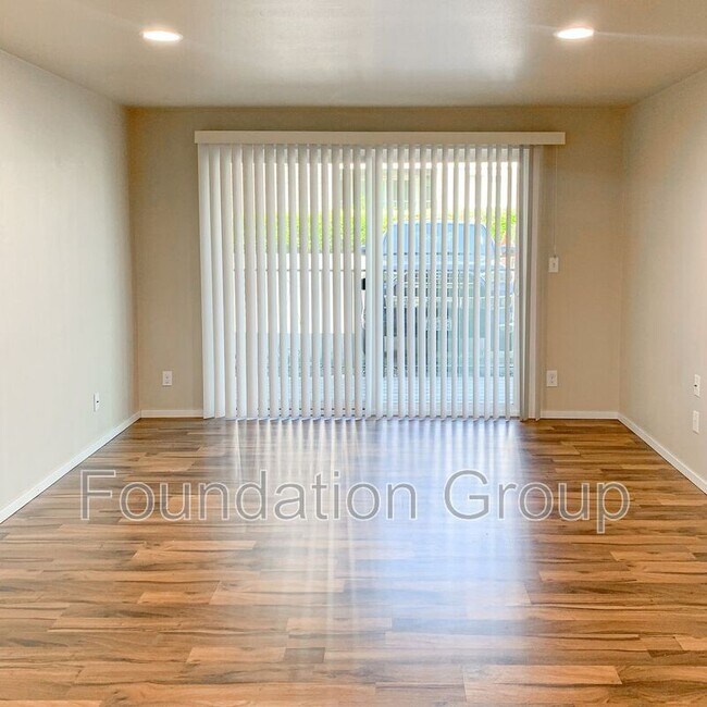 Foto del edificio - 938 N 100th St