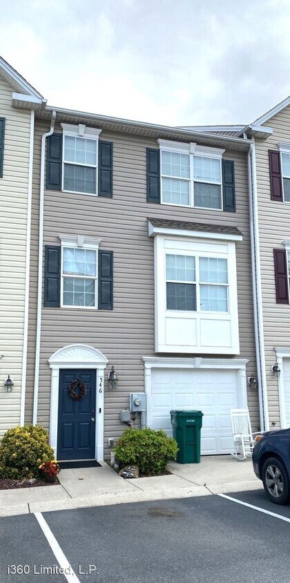 Foto principal - 3 br, 2.5 bath House - 546 S Carlisle St