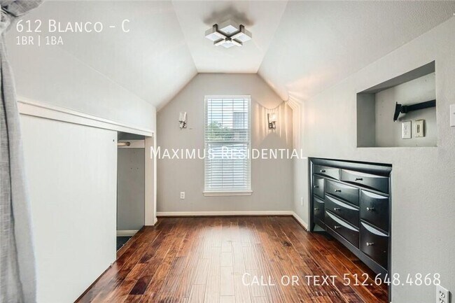 Building Photo - 612 Blanco-C