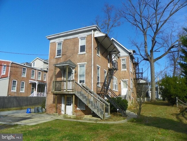 Photo - 514 S High Street Unit 4 House
