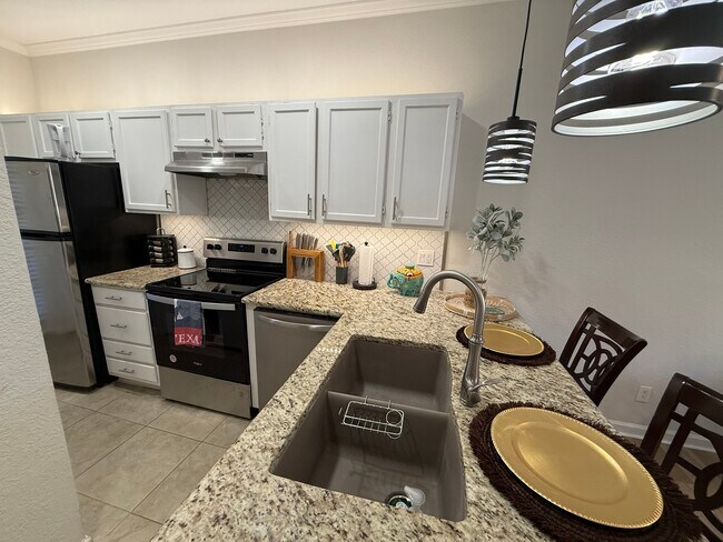 Foto del edificio - 4800 W Lovers Ln