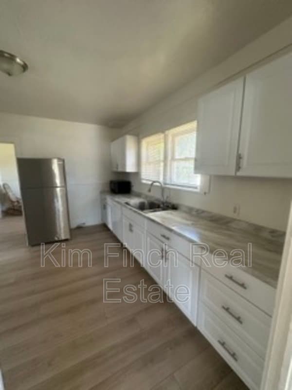 Building Photo - 591 E 300 N