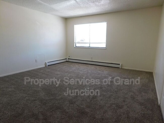 Building Photo - 3221 Chipeta Ct