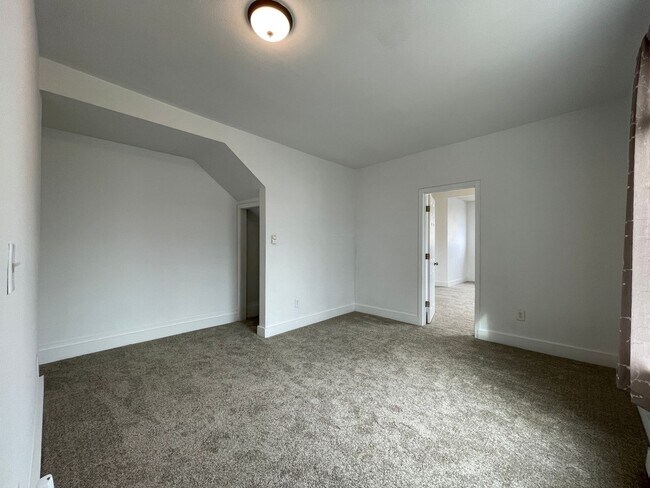 Foto del edificio - 3018 E Olympic Ave