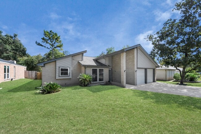 Building Photo - 23002 Grand Rapids Ln