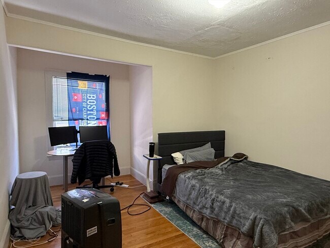 Building Photo - 12 Braemore Rd