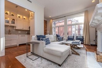 Primary Photo - 155 Beacon St