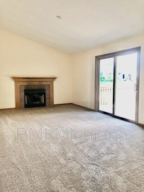 Foto del edificio - 18082 Courtland Dr