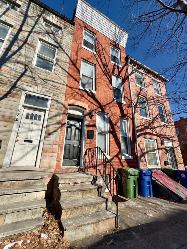 Building Photo - Large Four Bedroom Townhome in Pigtown