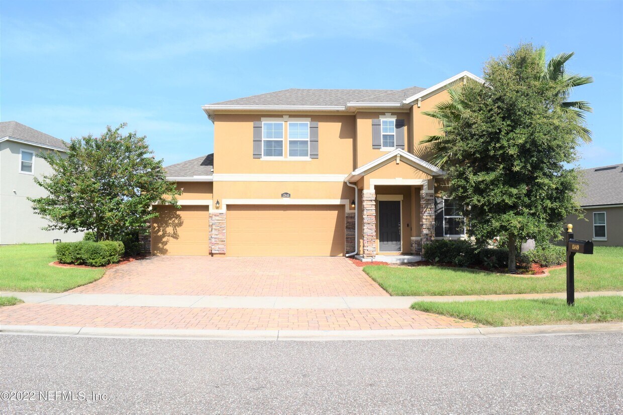 Foto principal - 15849 Tisons Blf Rd