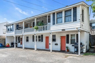 Building Photo - 1320 3rd Ave