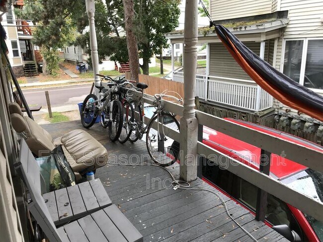 Building Photo - 39a Buell St