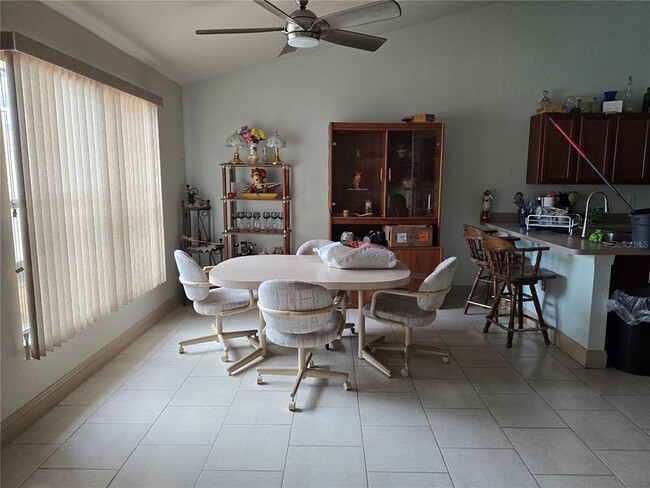 Building Photo - 8473 Bay Dr