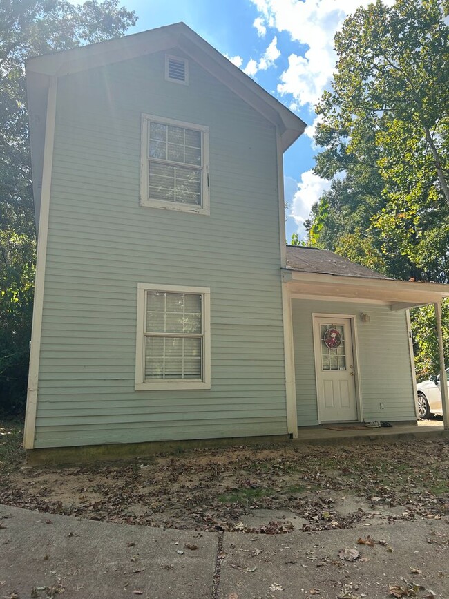 Building Photo - 1311 Access Rd
